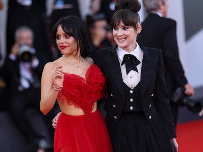 Las estrellas de "Beetlejuice" inauguran el Festival de Cine de Venecia