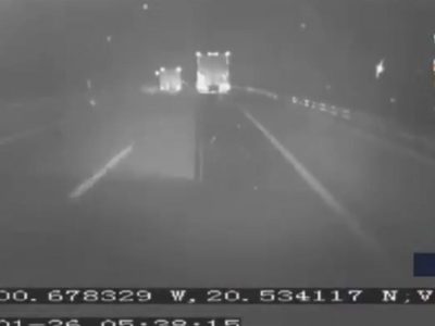 Tráiler embiste camioneta durante presunto robo en la Querétaro-Celaya (Video)