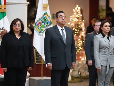Gobernador de Morena rinde homenaje a Rafael Moreno Valle y Martha Erika Alonso