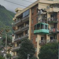 Se desploma cabina de teleférico con turistas a bordo en Italia; hay cuatro muertos (Videos)