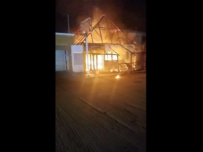Restaurante de Coatzacoalcos anuncia su cierre tras ser incendiado con bombas molotov (Video)