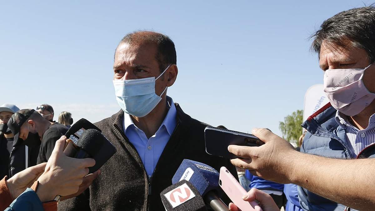 Omar Gutiérrez en diálogo con la prensa. Fuente: (Twitter)
