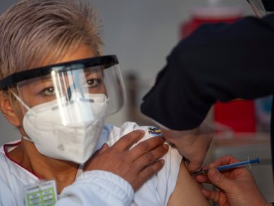 Chile condiciona pase sanitario a dosis de refuerzo de vacuna contra el covid-19