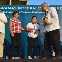 Las cárceles están llenas de jóvenes, señala López Obrador; priorizará entrega de becas