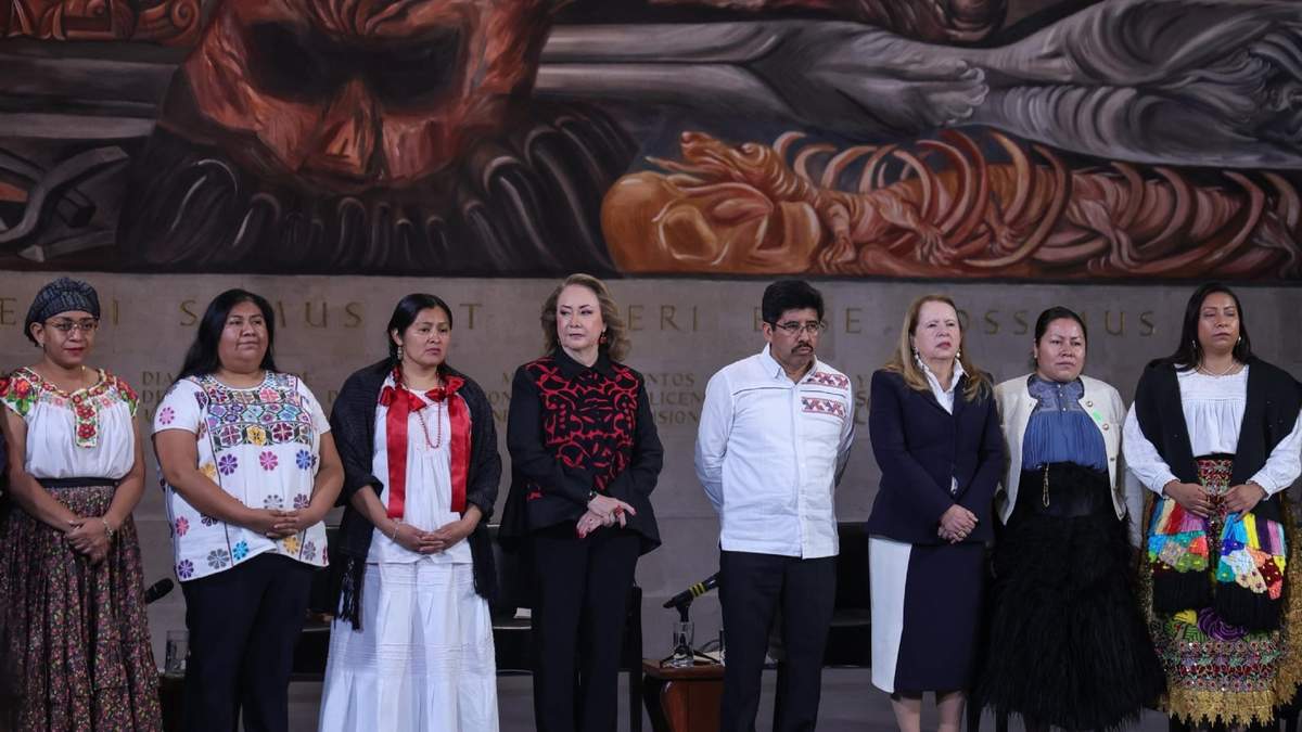 Participantes del evento “Espacio de diálogo de saberes: las mujeres indígenas y afromexicanas en la nueva SCJN”