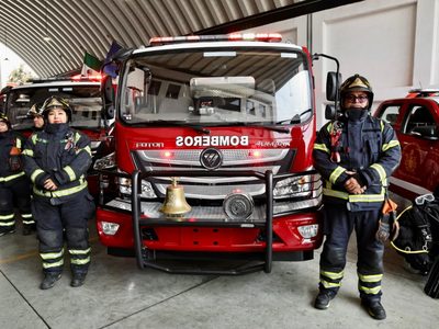 Gobierno de CDMX invirtió 107 mdp en unidades nuevas, drones y equipo táctico para bomberos