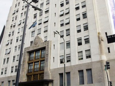 ¡Allanaron la sede del Ministerio de Desarrollo! Es por la compra de alimentos con sobreprecio