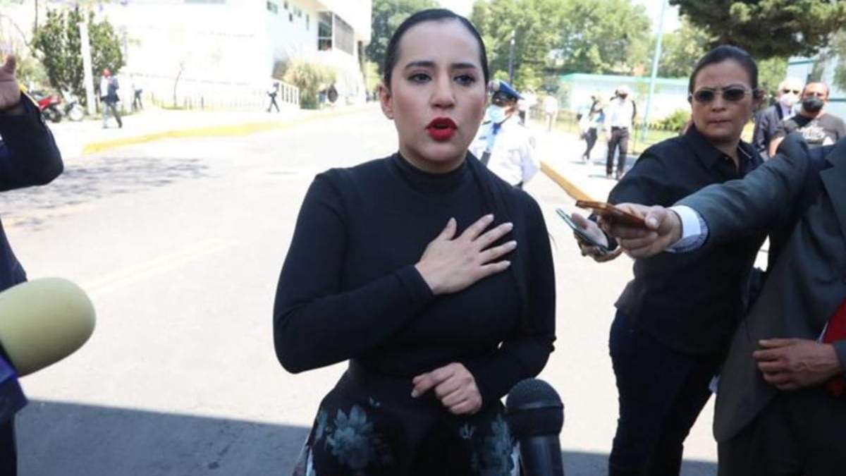 Sandra Cuevas, alcaldesa de Cuauhtémoc, al ofrecer "disculpas" públicas a los policías