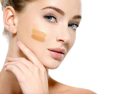 El truco viral de la cuchara para lucir un maquillaje perfecto y súper natural