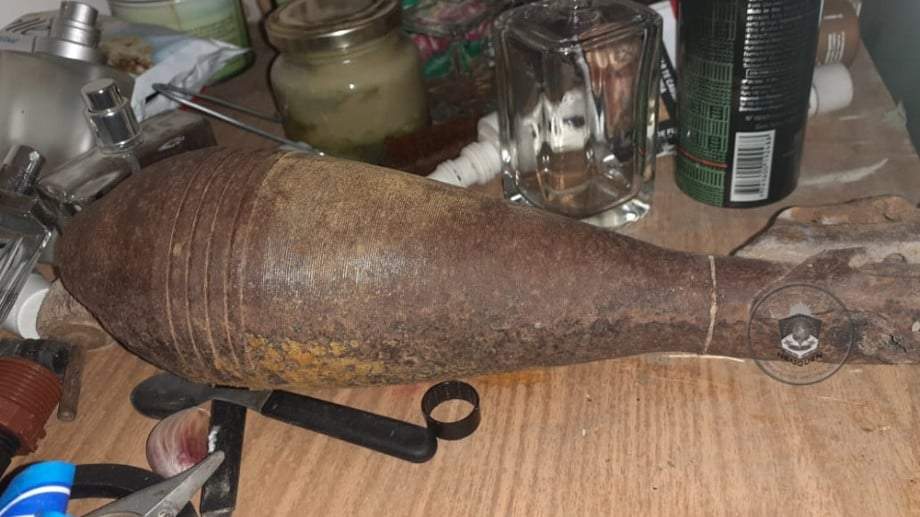 Halló un explosivo y se lo llevó a su casa Fuente:(Policía de Neuquén)