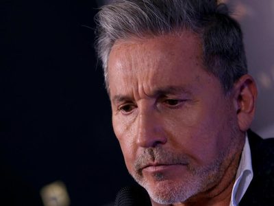 Ricardo Montaner invadido por la tristeza y consolado por Alejandro Sanz. ¡Mirá!