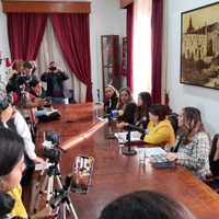 Diputadas de Morena piden enviar a terapia de control de ira a alcalde "golpeador"