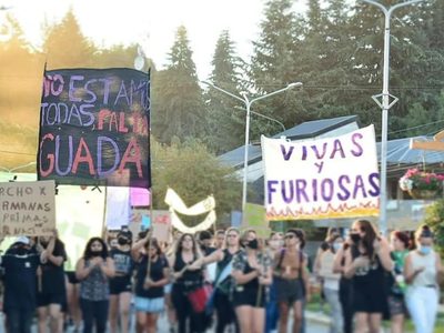 Vivas y Furiosas reclama por la ausencia de políticas de género en Villa La Angostura