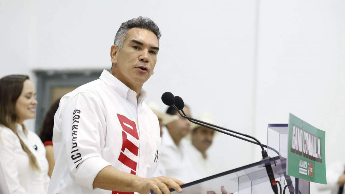 Alejandro Moreno Cárdenas en la conferencia en Coahuila