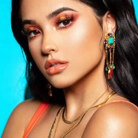 Becky G sorprende a sus fans con una nueva canción ideal para arrancar el verano. Dale play