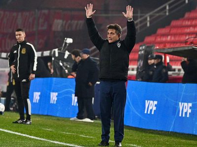 Vélez y Racing, en el partido de ida de cuartos de final