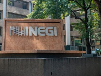 Senado recibe iniciativa que faculta al Inegi para realizar las labores del Coneval