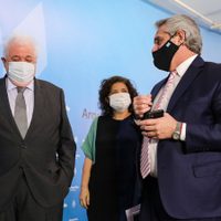 Vacunatorio VIP: según una encuesta, el 75.7% de los funcionarios vacunados debe renunciar
