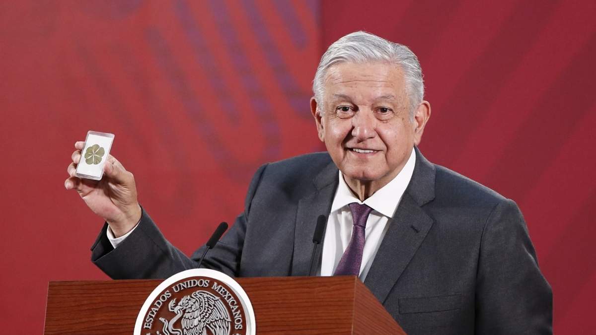 El presidente mexicano usa amuletos para evitar el coronavirus. Fuente: (Twitter)