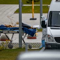 Por los récords de casos y muertes en Rusia, Moscú confinará a los adultos mayores por cuatro meses