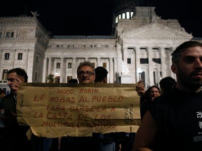¿En qué consiste megadecreto del presidente Milei que desregula la economía en Argentina?