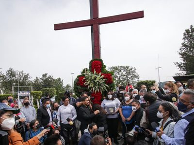 Línea 12: Familiares de víctimas exigen justicia y demoler el tramo elevado