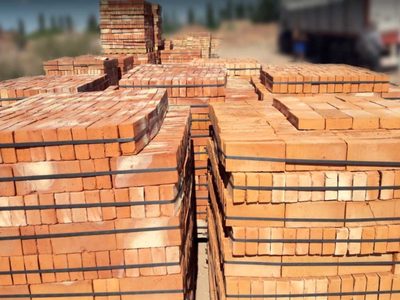 Detuvieron a dos hombres que llevaban materiales de construcción robados en Plaza Huincul