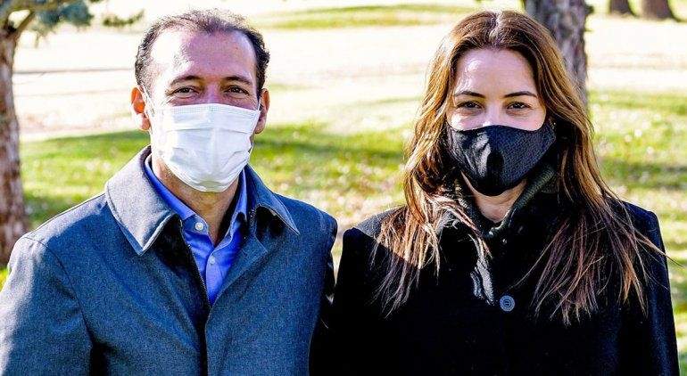 Gutiérrez con su esposa