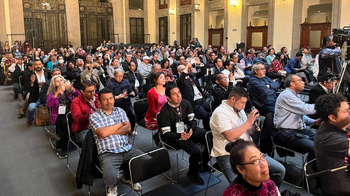 Comunicadores independientes en Palacio Nacional