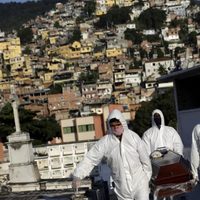 Brasil reporta más de 330 mil casos de coronavirus y está cerca de alcanzar las cifras de Rusia