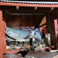 Chocó contra una garita de colectivo en San Martín de los Andes y la destruyó por completo