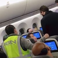 Mujer que bajaron de avión de Aeroméxico se queja ante Profeco y acusa del bullying a la aerolínea