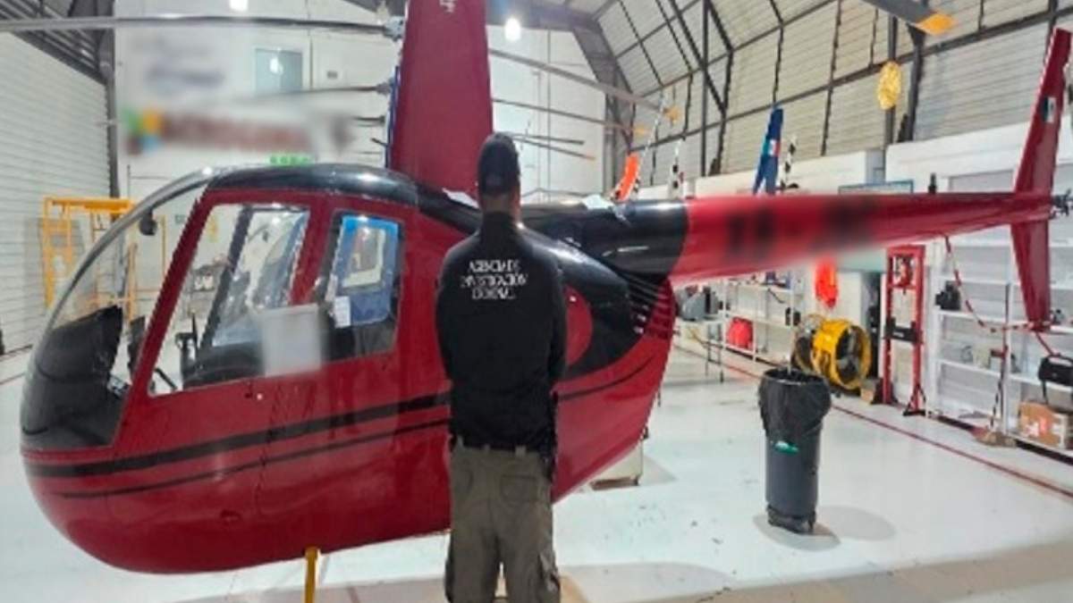 Uno de los helicópteros decomisados
