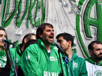 ATE sostuvo que el DNU y la Ley Ómnibus son “una reforma constitucional encubierta”