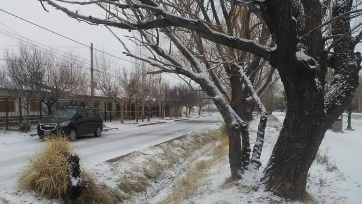 Clima inestable con neviscas en la cordillera. Fuente: (Facebook)