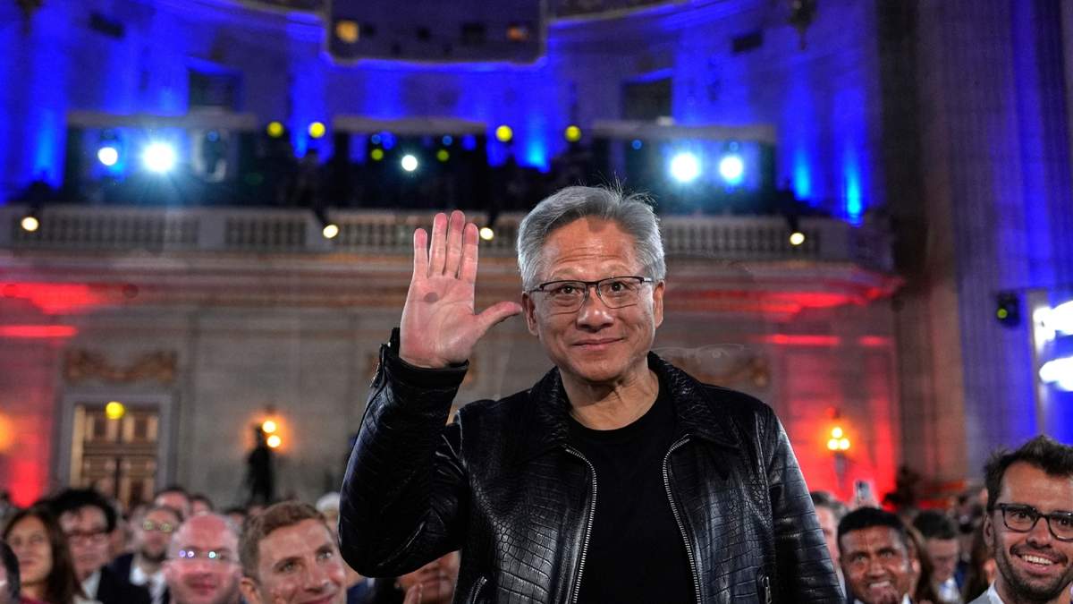 El director general de Nvidia, Jensen Huang, asiste a un discurso del presidente Donald Trump sobre inteligencia artificial en el Auditorio Andrew W. Mellon