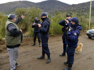 No hubo acuerdo en Bariloche: más de 70 familias permanecerán en la toma del cerro Otto
