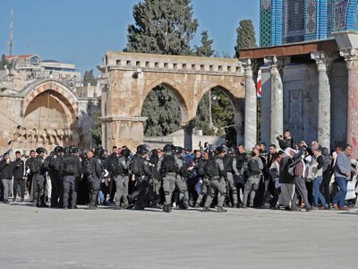 Crece la tensión entre palestinos e israelíes: más de 150 heridos en Jerusalén