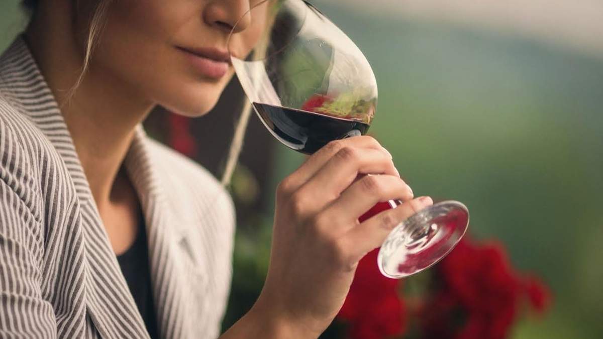 Glosario de vino con lenguaje de señas. Fuente: (Facebook)