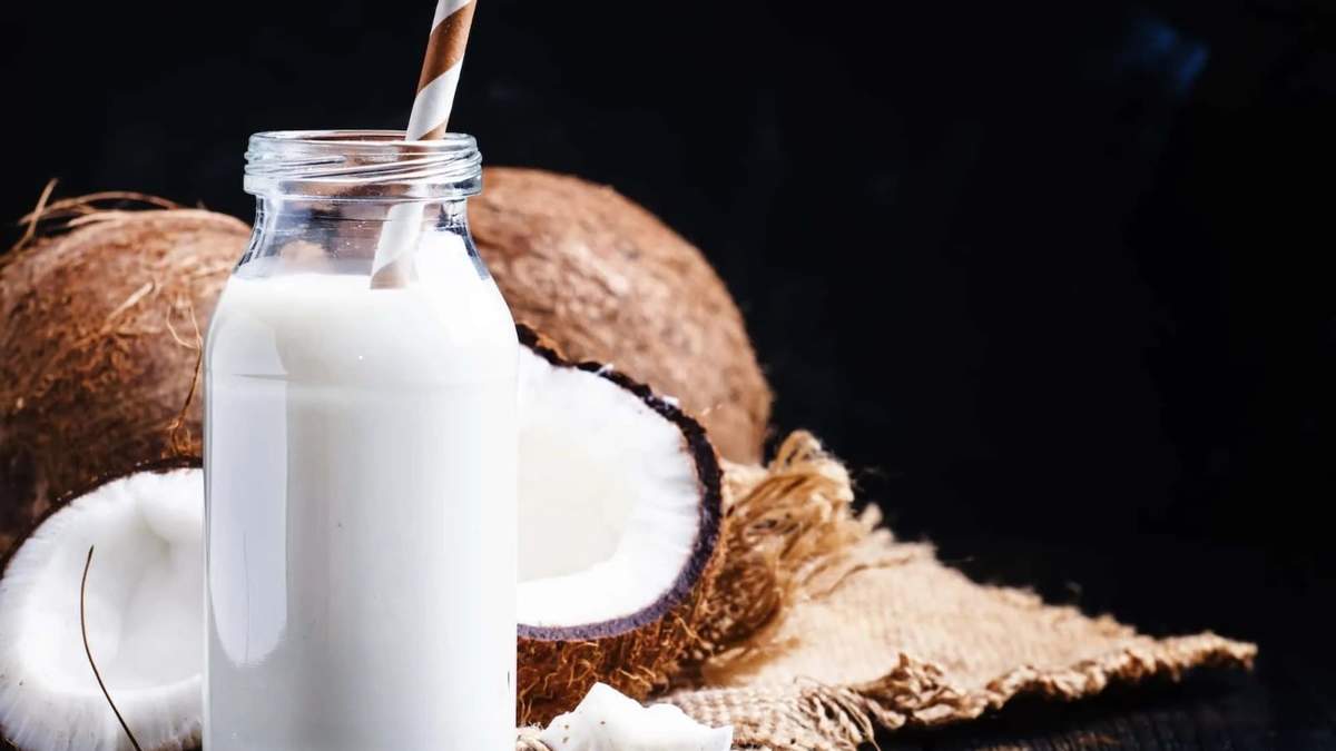 Cómo hacer leche de coco casera. Fuente: (X)