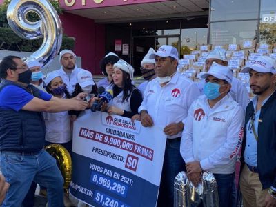 Organización asegura que se entregaron nueve millones 900 mil firmas para la revocación de mandato