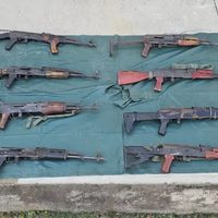 Operativo en Apatzingán deja nueve detenidos y el aseguramiento de arsenal y equipo táctico