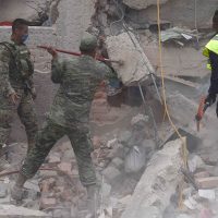 Colapso en calle Torreón y Viaducto: atrapados piden ayuda con celular