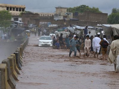 Los muertos por las lluvias en Pakistán suben a 63, y se esperan más tormentas