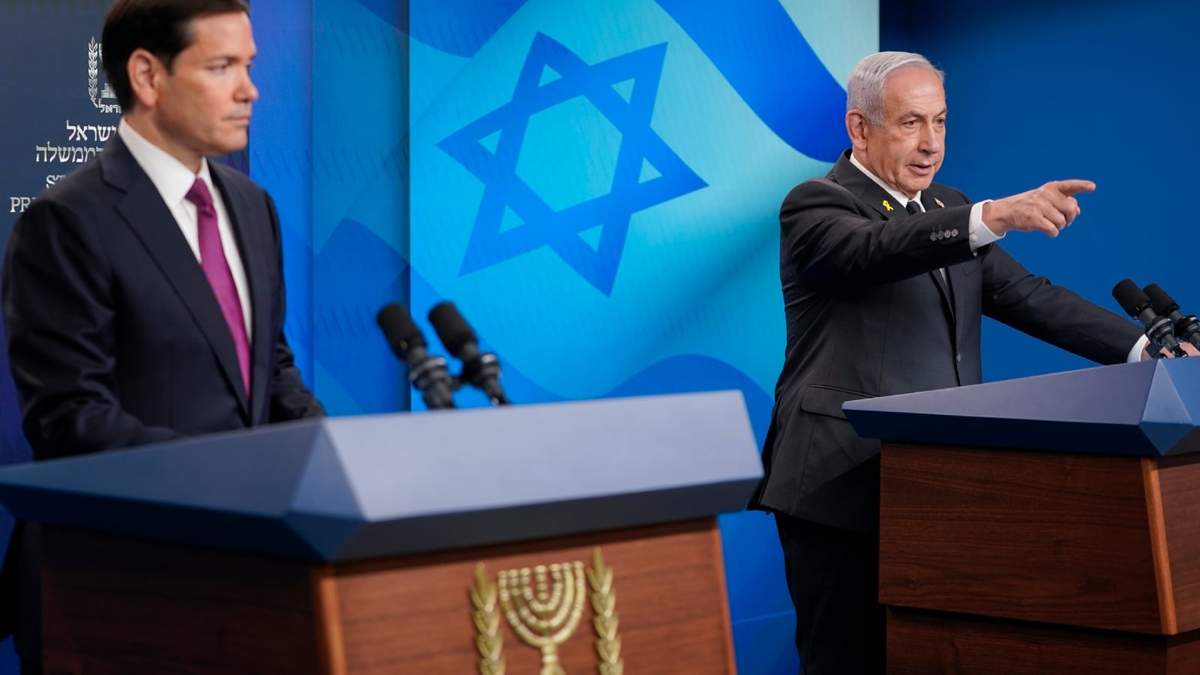El primer ministro israelí, Benjamin Netanyahu, y el secretario de Estado de Estados Unidos, Marco Rubio, ofrecen una conferencia de prensa en la oficina del primer ministro durante la visita de Rubio en Jerusalén