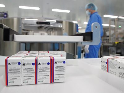 Sputnik V: en medio del escándalo, cuándo llegaría el primer embarque de vacunas