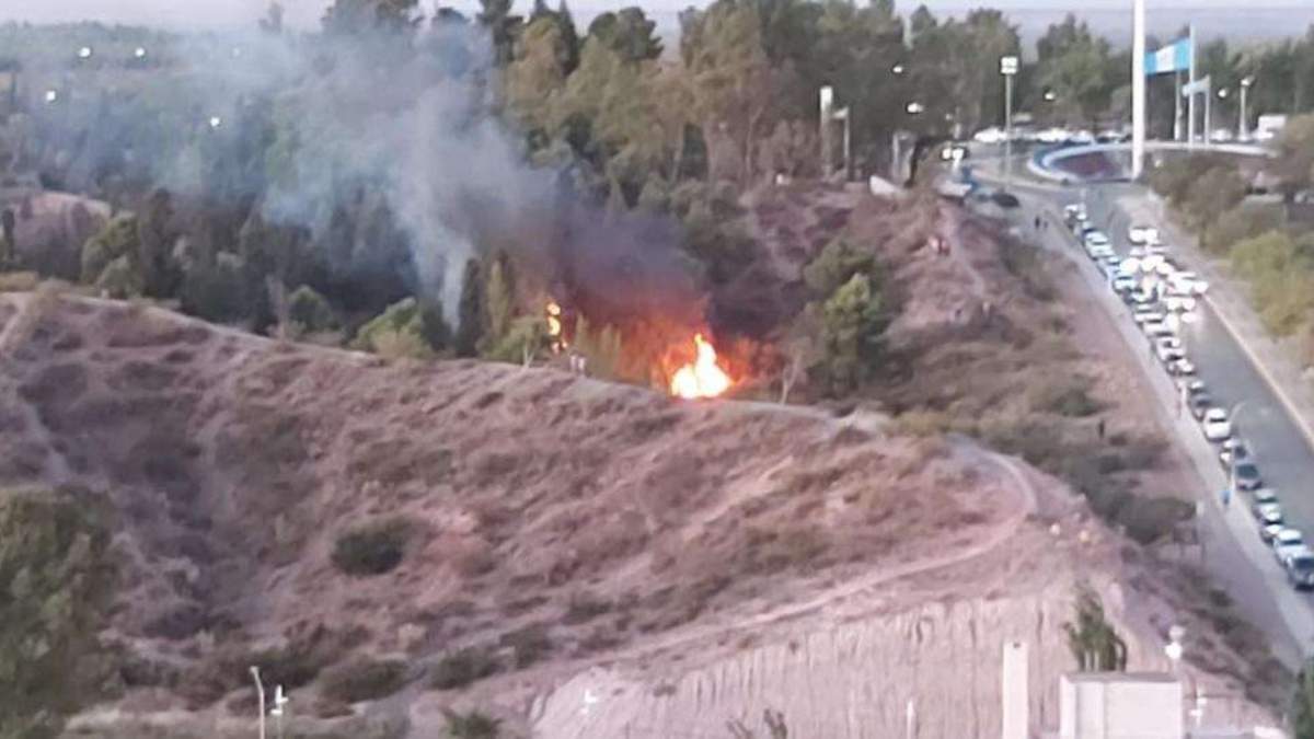 Defensa Civil intensificará los patrullajes con cuatriciclos y mantiene activados los protocolos de emergencia. Fuente: (Prensa Municipalidad de Neuquén).