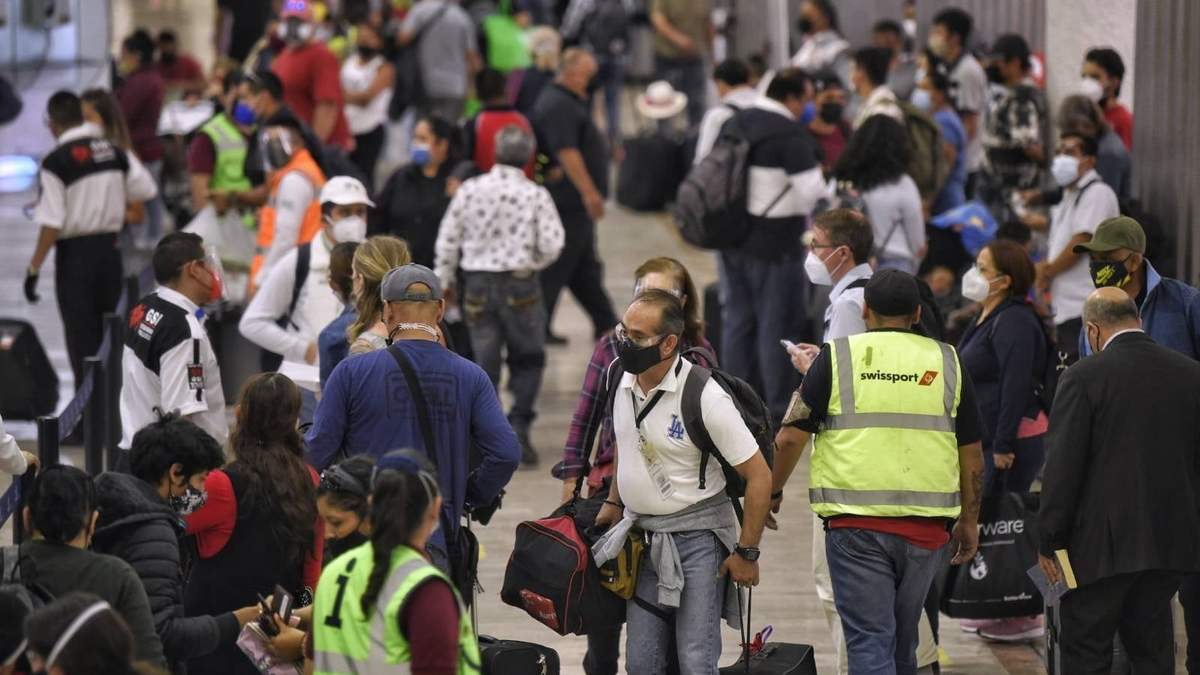 Pasajeros en el aeropuerto de la CDMX