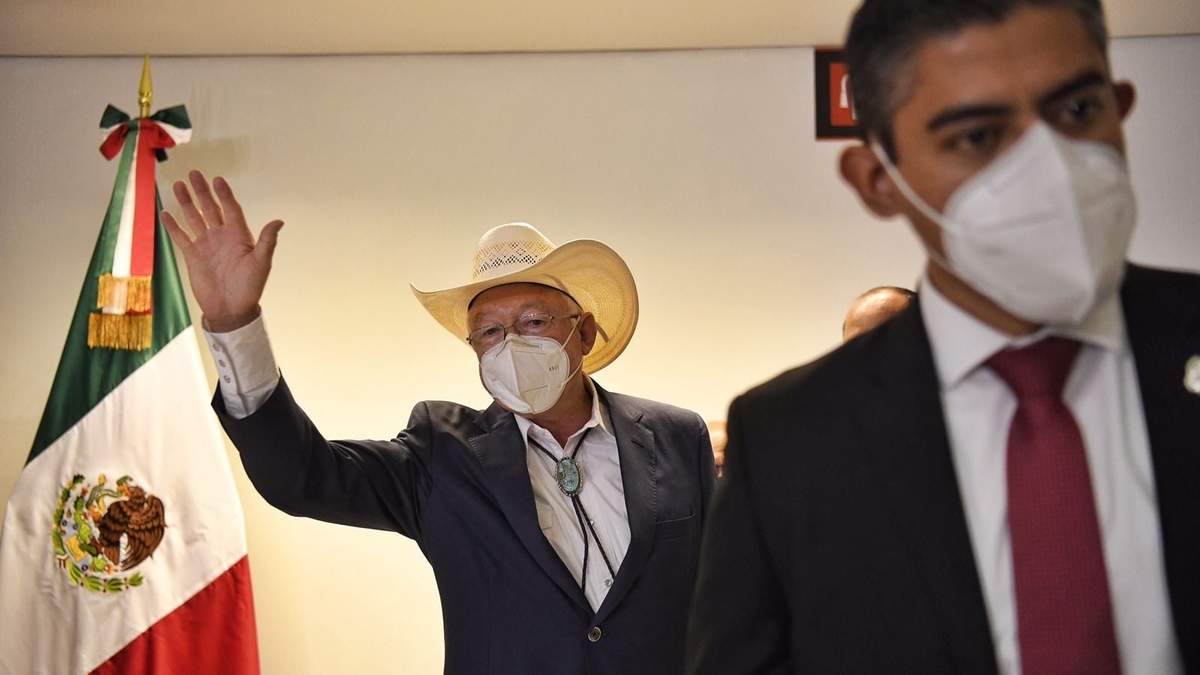 Ken Salazar, designado como embajador de Estados Unidos en México