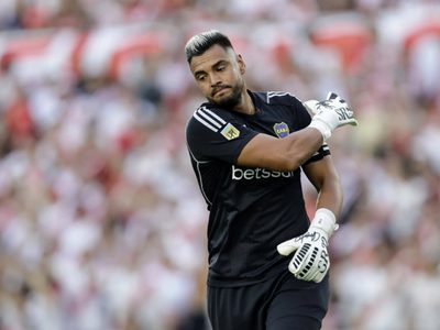 No hay vuelta atrás: la sanción que recibirá Chiquito Romero en Boca por el cruce con los hinchas